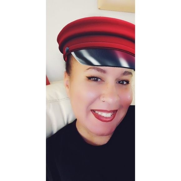 Meet your Posher, Whitney - Picture 4 of 15